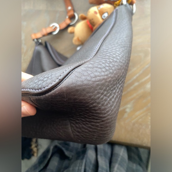 Coach Chelsea signature turn lock brown pebble leather bag with charms - Picture 12 of 15